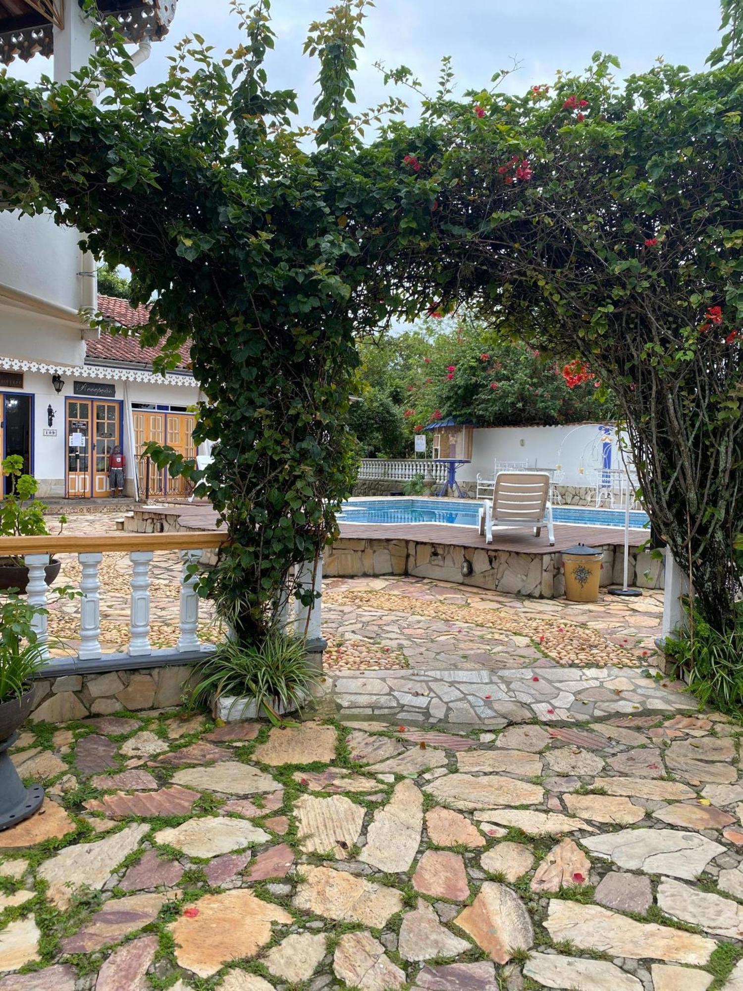 蒂拉登特斯 波索达斯吉拉斯旅馆酒店 外观 照片